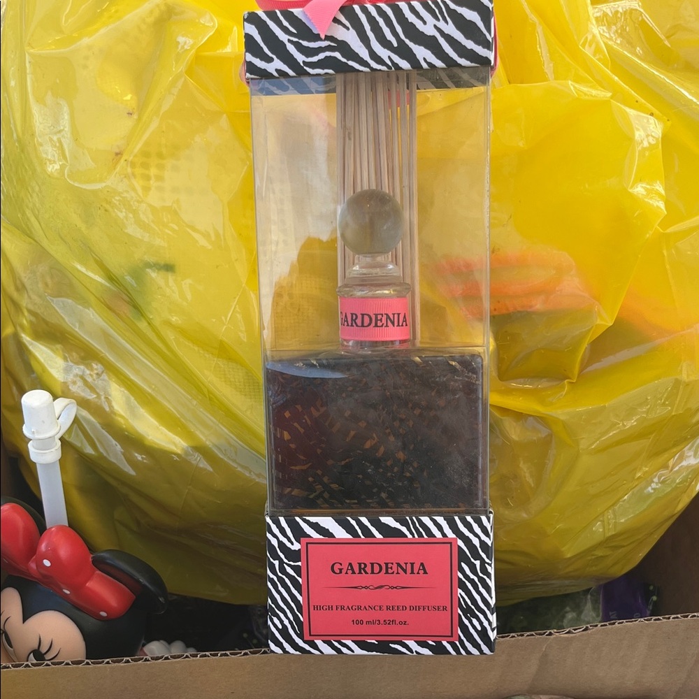 High Fragrance Reed Diffuser - Pink and Black
